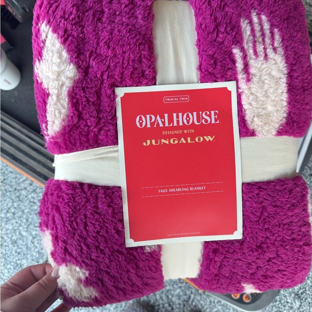 Twin/Twin Extra Long Bed Blanket Icon
Pink - Opalhouse designed with Jungalow - Picture 5 of 5